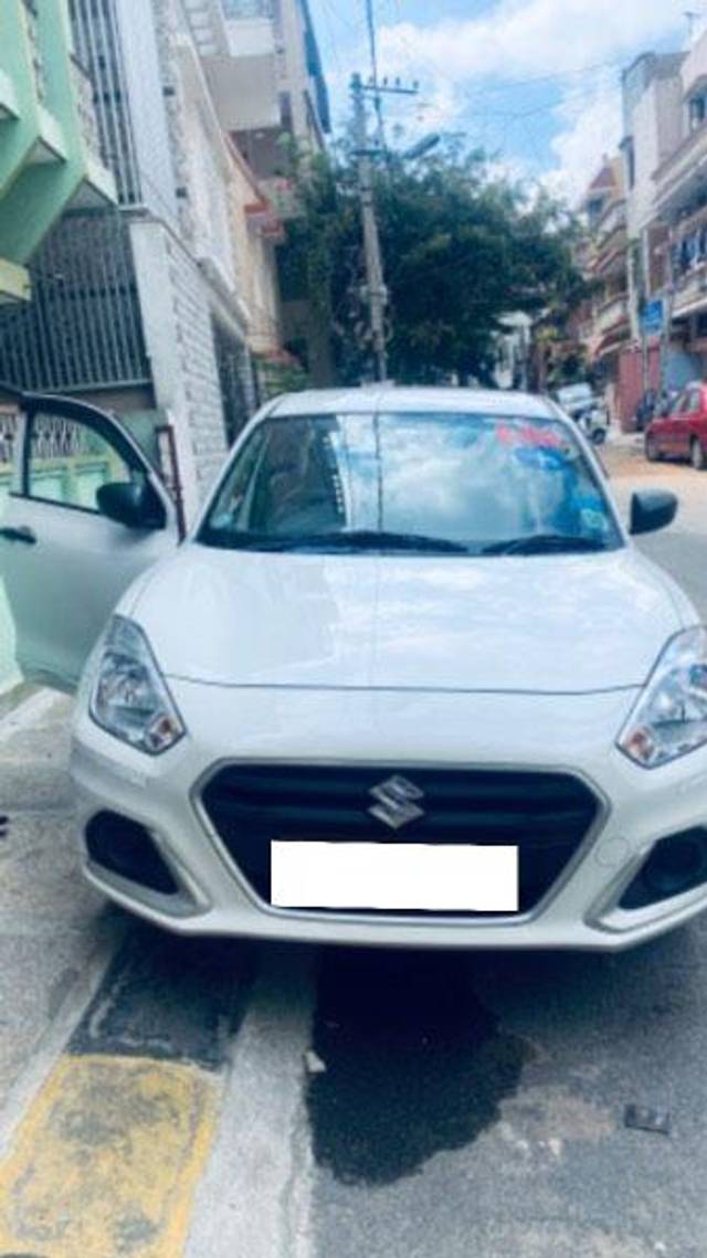 https://images10.gaadi.com/usedcar_image/3694253/original/processed_8240fa35-568a-4bf5-a432-844e95859947.jpeg?imwidth=6400