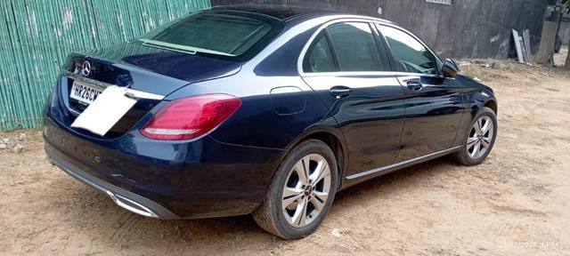 https://images10.gaadi.com/usedcar_image/3694279/original/processed_63ec9c43-988b-4ca8-b46e-d9721fb43595.jpg?imwidth=6402