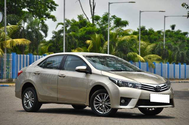 https://images10.gaadi.com/usedcar_image/3694282/original/processed_img2924564__used_car_2924564_1701256170.jpg?imwidth=6400
