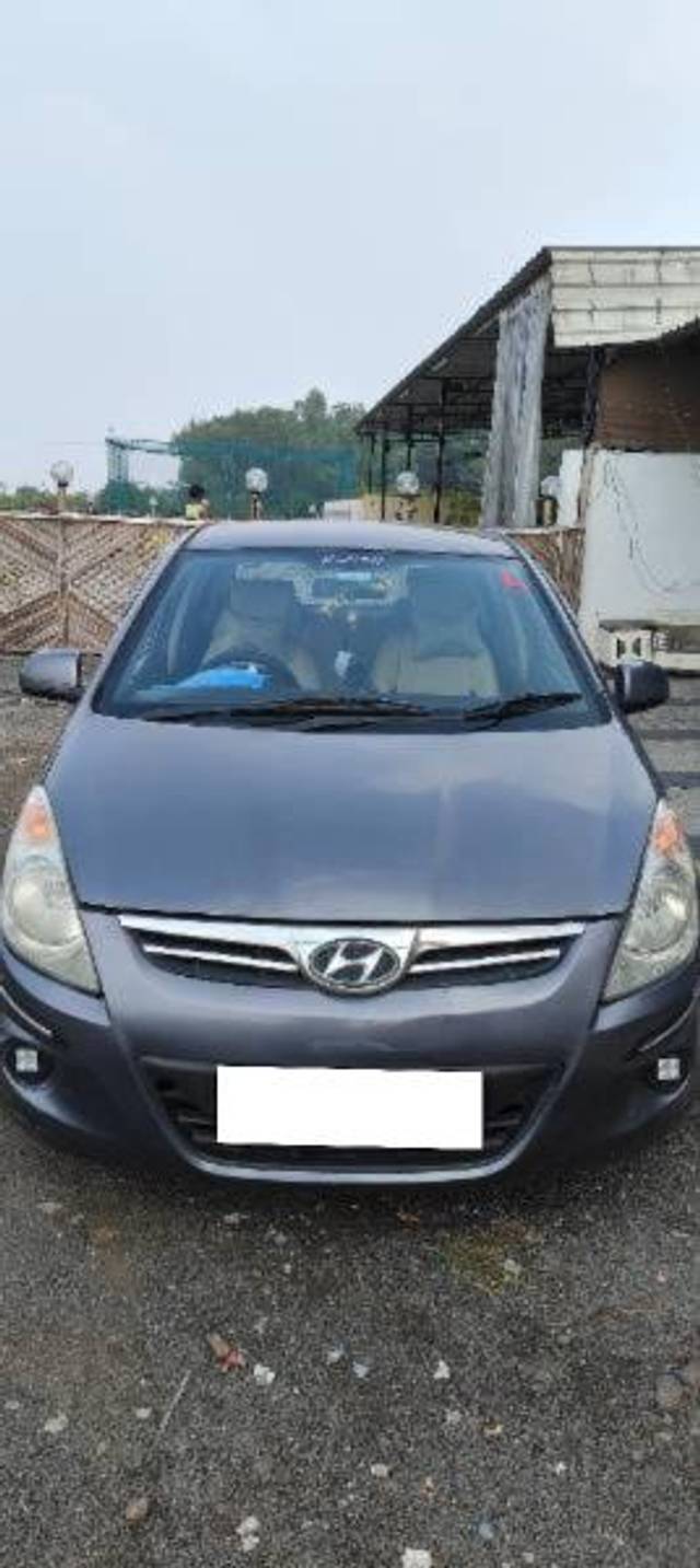 https://images10.gaadi.com/usedcar_image/3694309/original/processed_6a7202c9-f62c-40cc-b0ee-e6469543b2c3.jpg?imwidth=6400