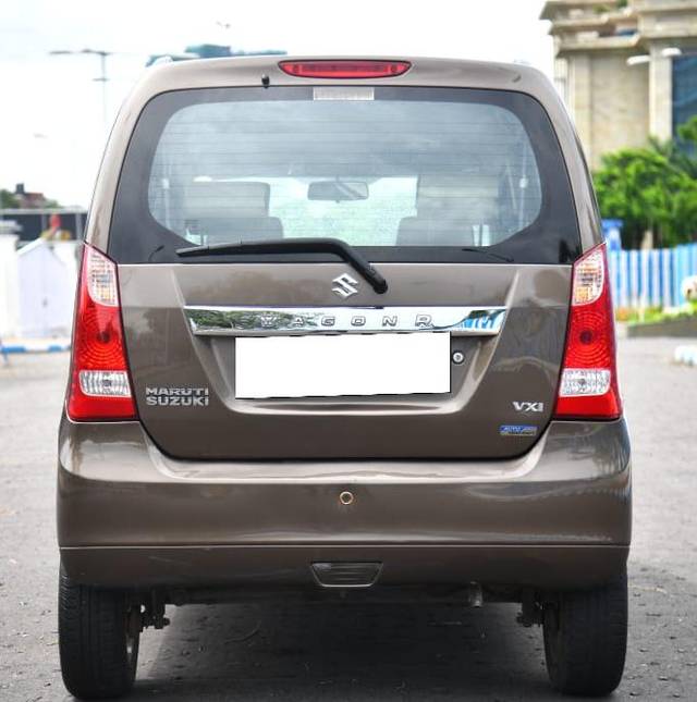 https://images10.gaadi.com/usedcar_image/3694313/original/processed_img2924579__used_car_2924579_1701257136.jpg?imwidth=6402