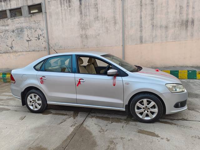 https://images10.gaadi.com/usedcar_image/3694364/original/img2924626__used_car_2924626_1701257781.jpg?imwidth=6401