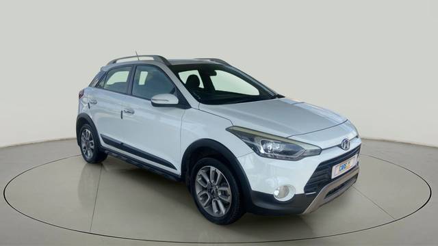 https://images10.gaadi.com/usedcar_image/3694381/original/slot__1-7-Exterior-16422057745-f61f7714f2a74e77bb23efe3b229371c-Exterior-7.jpg?imwidth=6400