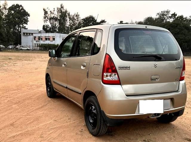 https://images10.gaadi.com/usedcar_image/3694391/original/processed_45f9313d-b2e2-4e00-ac97-b1f2e2dd4af7.jpg?imwidth=6402