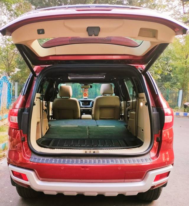 https://images10.gaadi.com/usedcar_image/3694408/original/img2924638__used_car_2924638_1702987922.jpg?imwidth=6402