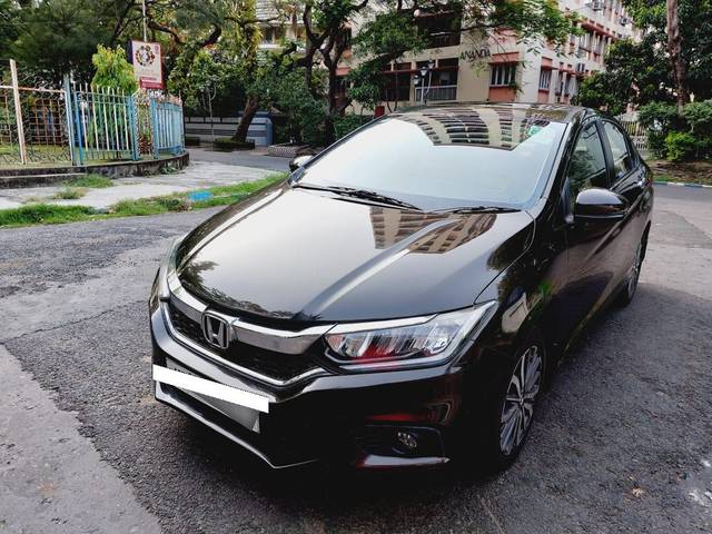 https://images10.gaadi.com/usedcar_image/3694415/original/processed_img2924644__used_car_2924644_1701259448.jpg?imwidth=6400