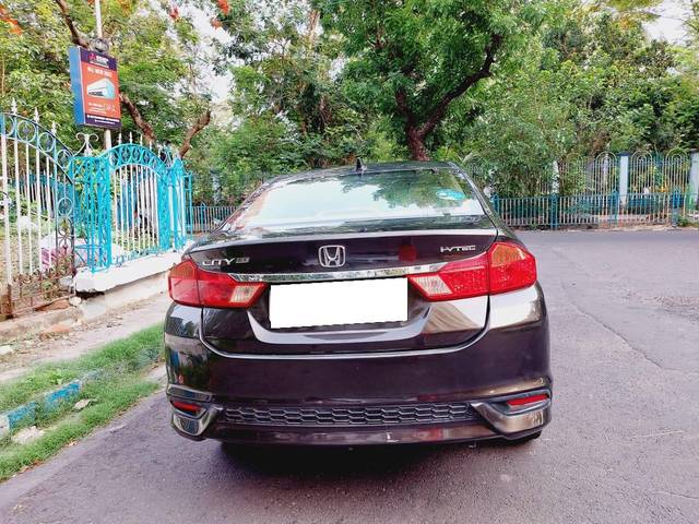 https://images10.gaadi.com/usedcar_image/3694415/original/processed_img2924644__used_car_2924644_1701259455.jpg?imwidth=6401