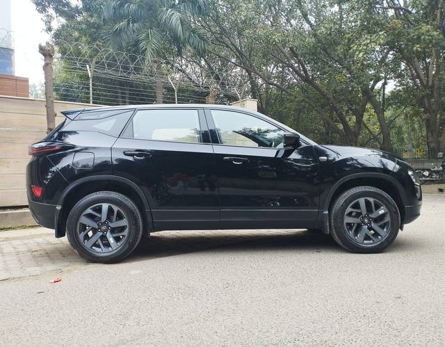 https://images10.gaadi.com/usedcar_image/3694422/original/processed_img2924649__used_car_2924649_1701259619.jpg?imwidth=6401