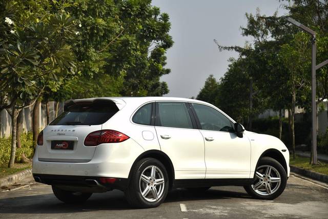 https://images10.gaadi.com/usedcar_image/3694437/original/processed_img2924661__used_car_2924661_1701259899.jpg?imwidth=6402