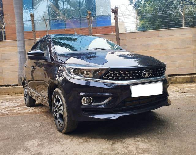 https://images10.gaadi.com/usedcar_image/3694451/original/processed_img2924674__used_car_2924674_1701312475.jpg?imwidth=6400
