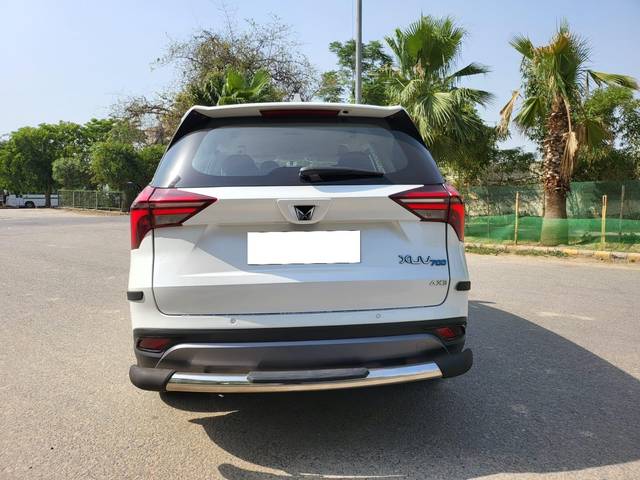 https://images10.gaadi.com/usedcar_image/3694454/original/processed_img2924675__used_car_2924675_1701312445.jpg?imwidth=6402