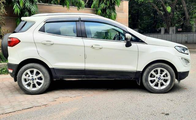 https://images10.gaadi.com/usedcar_image/3694508/original/processed_img2924718__used_car_2924718_1701311872.jpg?imwidth=6401