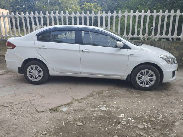 https://images10.gaadi.com/usedcar_image/3694519/original/processed_img2924726__used_car_2924726_1701311830.jpg?imwidth=6401