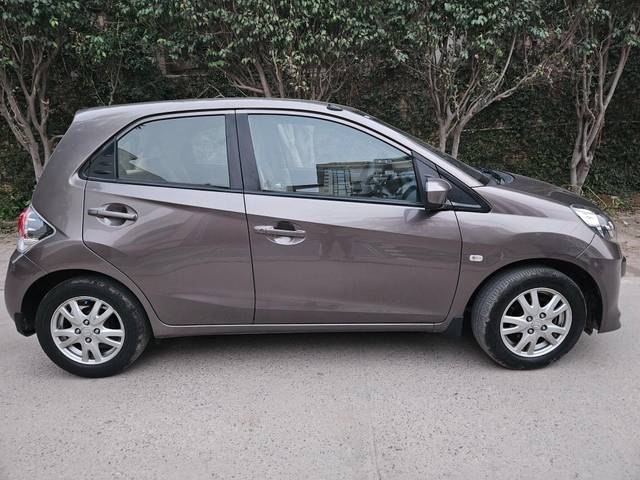 https://images10.gaadi.com/usedcar_image/3694551/original/processed_img2924746__used_car_2924746_1701289720.jpg?imwidth=6401