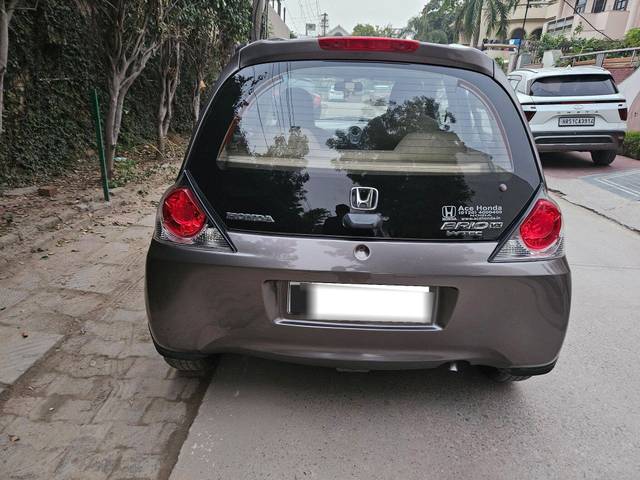 https://images10.gaadi.com/usedcar_image/3694551/original/processed_img2924746__used_car_2924746_1701289772.jpg?imwidth=6402