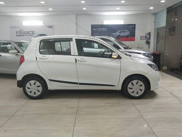 https://images10.gaadi.com/usedcar_image/3694628/original/processed_img2924784__used_car_2924784_1701337117.jpg?imwidth=6401