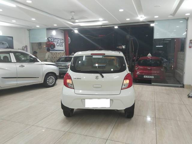 https://images10.gaadi.com/usedcar_image/3694628/original/processed_img2924784__used_car_2924784_1701337120.jpg?imwidth=6402