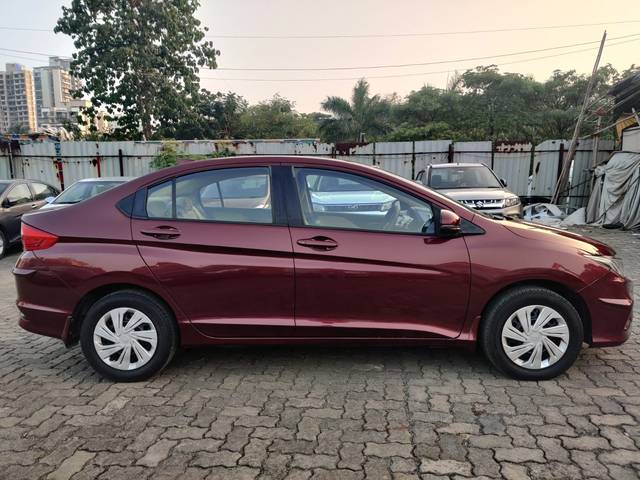 https://images10.gaadi.com/usedcar_image/3694637/original/img2924788__usedcar_whatsappimage2023_11_29at64729pm_2__2924788_1701523686.jpeg?imwidth=6401
