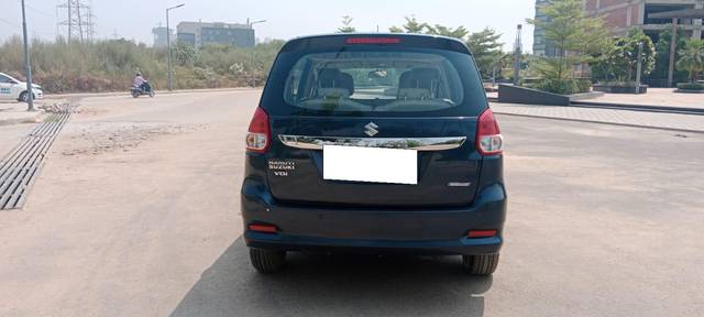 https://images10.gaadi.com/usedcar_image/3694722/original/processed_img2924808__used_car_2924808_1701314936.jpg?imwidth=6402