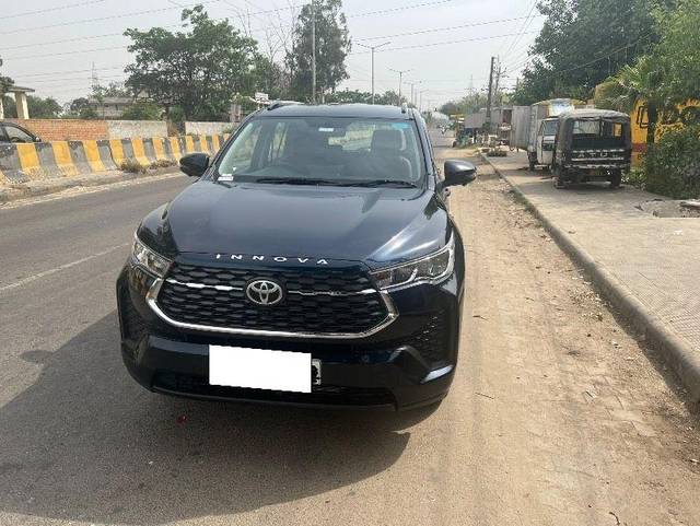 https://images10.gaadi.com/usedcar_image/3694726/original/processed_dc824e0d-731b-4d84-8729-31f1d533d8de.jpeg?imwidth=6402