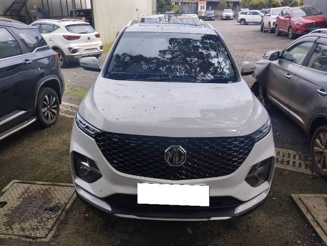 https://images10.gaadi.com/usedcar_image/3694792/original/processed_09eeabee-fb53-4b25-97b8-ef1b8602d9aa.jpg?imwidth=6402