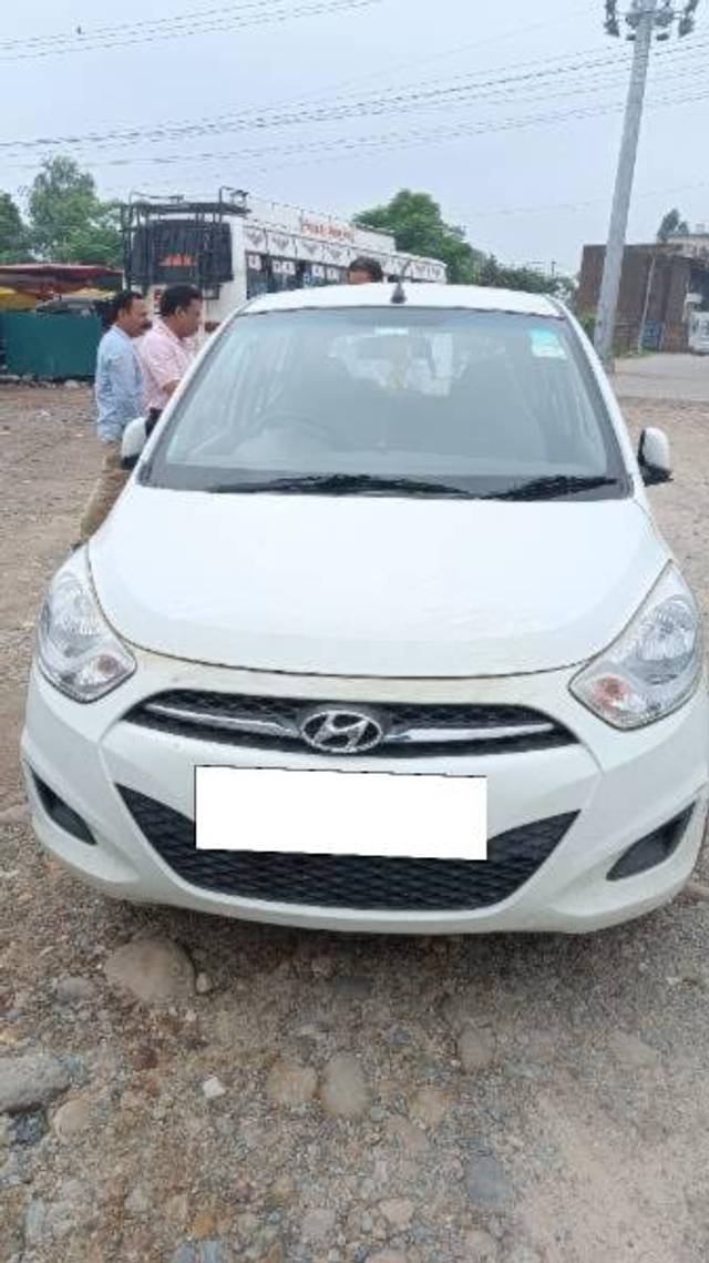 https://images10.gaadi.com/usedcar_image/3694795/original/processed_65b3f5d3-c1cf-4b14-893a-31259fe42e07.jpg?imwidth=6400