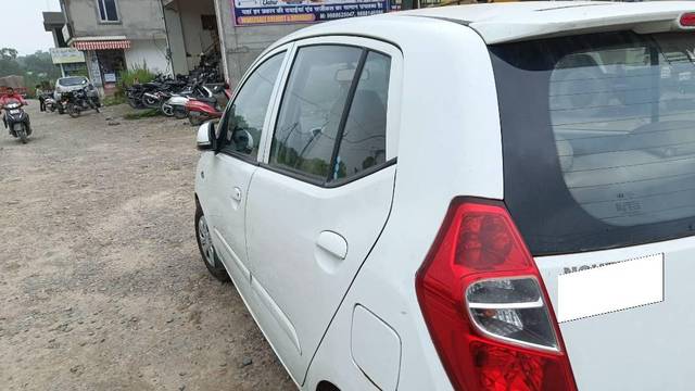 https://images10.gaadi.com/usedcar_image/3694795/original/processed_e52ad357-5145-4b19-810b-83654ab855a4.jpg?imwidth=6402