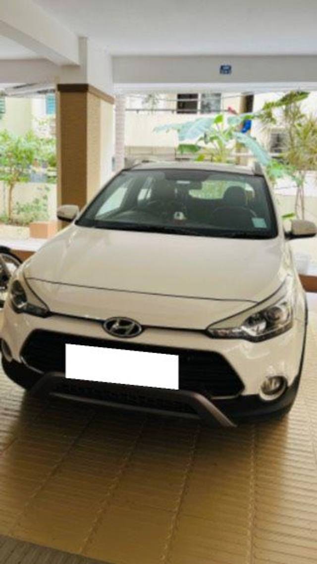 https://images10.gaadi.com/usedcar_image/3694809/original/processed_2ca60e5d-1505-4d5d-a513-18a3b70e89f7.jpeg?imwidth=6400