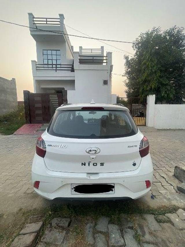 https://images10.gaadi.com/usedcar_image/3694862/original/processed_2baa8593-a53f-43b0-9df3-05229cf8aa94.jpeg?imwidth=6402
