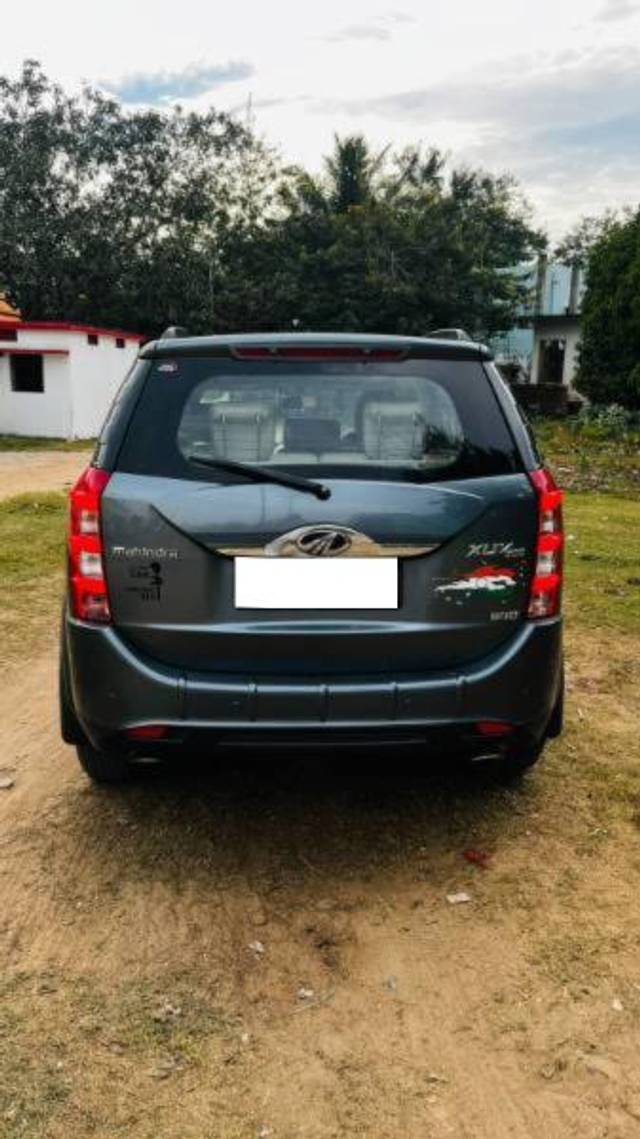 https://images10.gaadi.com/usedcar_image/3694937/original/processed_180dc9ac-6091-4239-bb44-f7a6d4799298.jpg?imwidth=6401