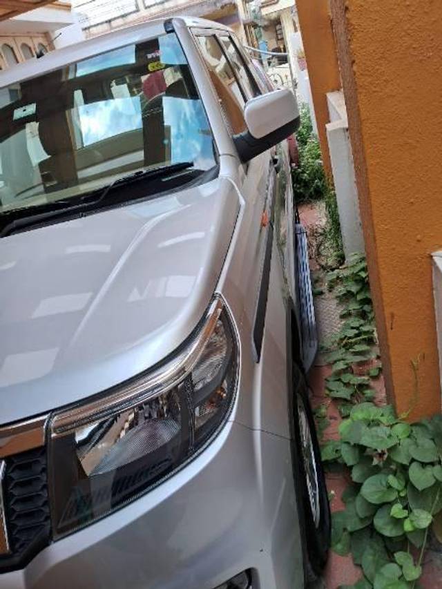 https://images10.gaadi.com/usedcar_image/3695002/original/processed_7c2da4cf-2774-45f2-8906-310afa84bcae.jpg?imwidth=6401