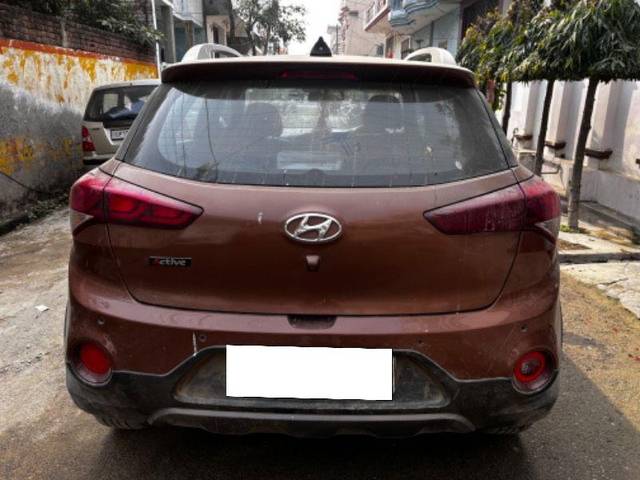 https://images10.gaadi.com/usedcar_image/3695126/original/processed_397317e8-76c4-4899-b8b5-ebcfeafd157b.jpeg?imwidth=6402