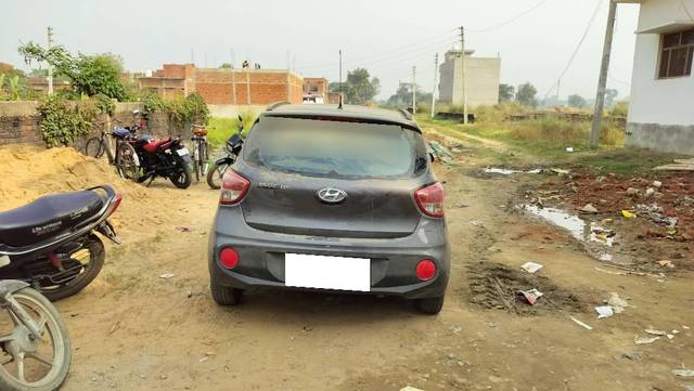 https://images10.gaadi.com/usedcar_image/3695192/original/processed_fa119839-572b-4ea1-9e5c-40602d3c696d.jpg?imwidth=6401
