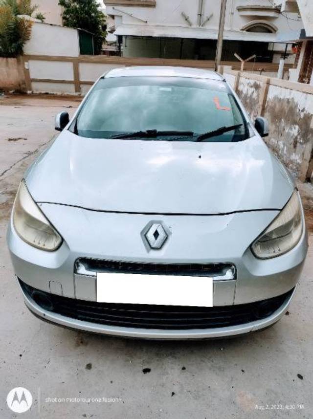 https://images10.gaadi.com/usedcar_image/3695193/original/processed_2ec11027-c59a-4117-a499-415e1f095679.jpg?imwidth=6400