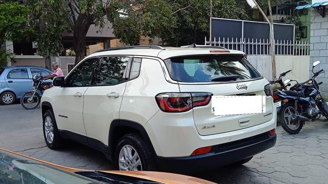 https://images10.gaadi.com/usedcar_image/3695204/original/processed_img2924908__usedcar_14_5701701322563_1701322589.jpeg?imwidth=6402