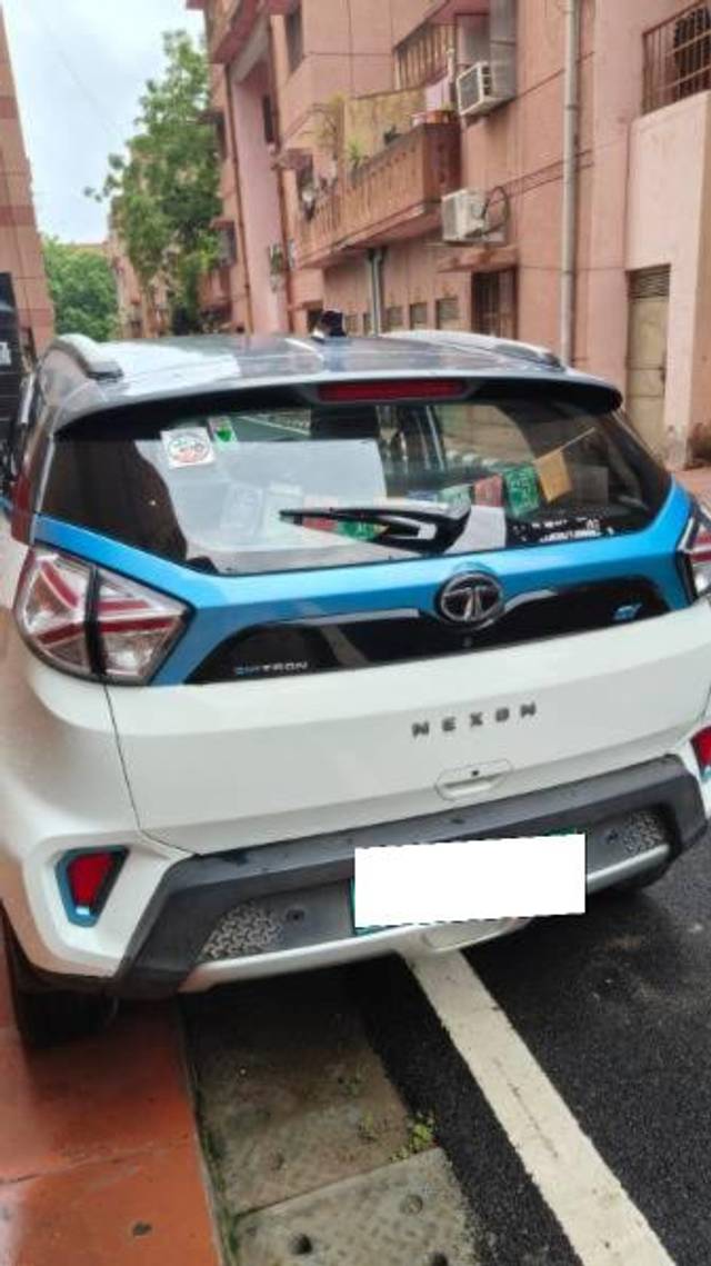 https://images10.gaadi.com/usedcar_image/3695220/original/processed_7cc2c79a-e6e9-4569-966d-02ac7d7f4a93.jpg?imwidth=6402