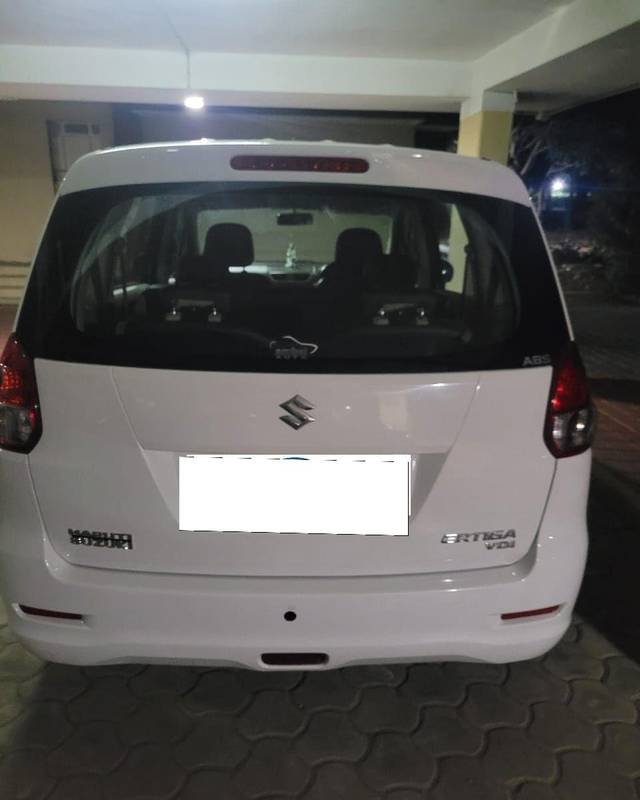 https://images10.gaadi.com/usedcar_image/3695235/original/processed_img2924926__usedcar_11_5701701323376_1701323422.jpeg?imwidth=6402
