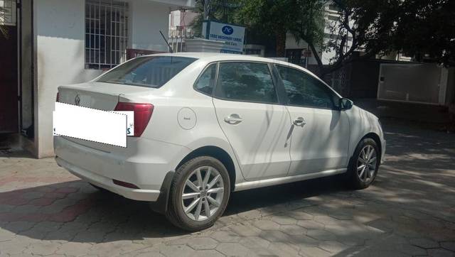 https://images10.gaadi.com/usedcar_image/3695240/original/processed_img2924929__usedcar_16_5701701323602_1701323626.jpeg?imwidth=6401