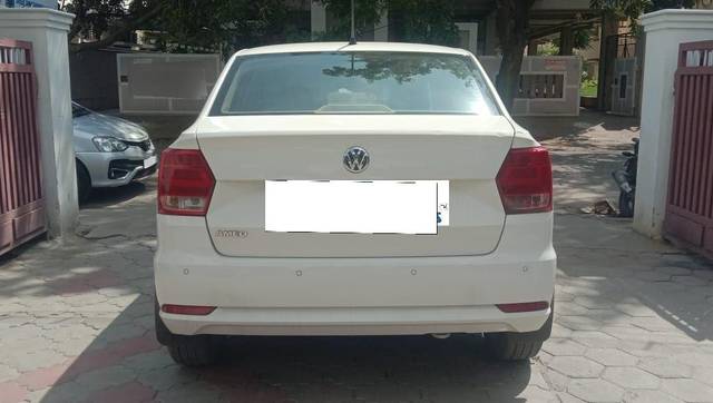 https://images10.gaadi.com/usedcar_image/3695240/original/processed_img2924929__usedcar_17_5701701323602_1701323626.jpeg?imwidth=6402
