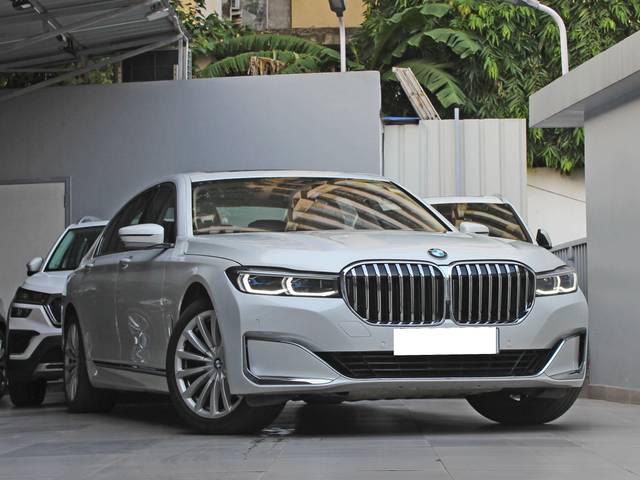 https://images10.gaadi.com/usedcar_image/3695258/original/processed_img2924938__usedcar_1_2924938_1701328454.jpg?imwidth=6400