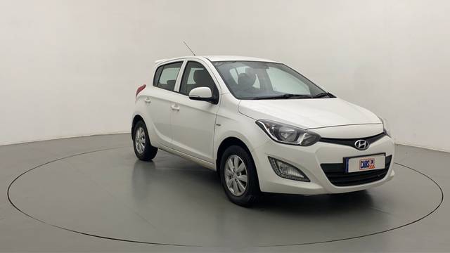 https://images10.gaadi.com/usedcar_image/3695281/original/3202018f-e883-4ba4-9471-0f112a46b9bb__45.jpg?imwidth=6400