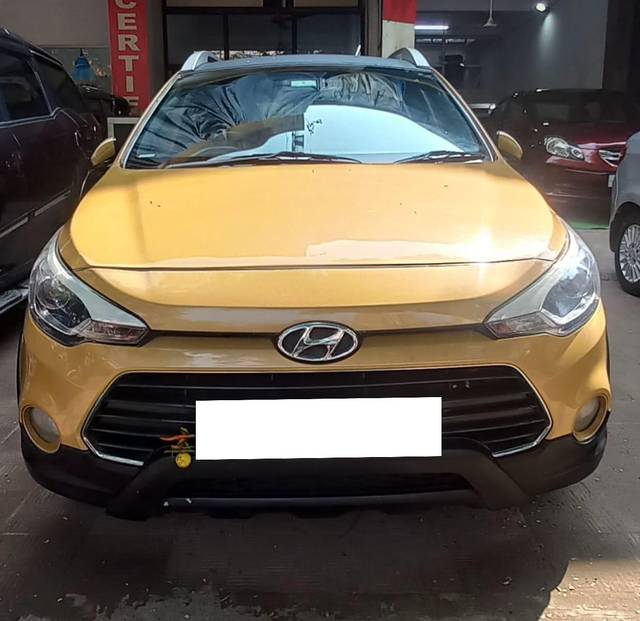 https://images10.gaadi.com/usedcar_image/3695291/original/processed_img2924954__usedcar_whatsappimage2023_11_30at122904pm_2924954_1701329420.jpeg?imwidth=6402