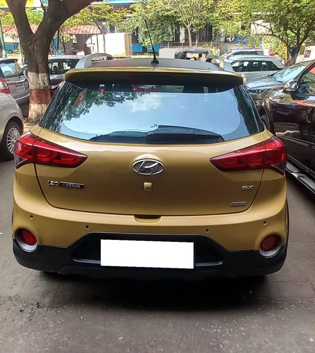 https://images10.gaadi.com/usedcar_image/3695291/original/processed_img2924954__usedcar_whatsappimage2023_11_30at122905pm_2924954_1701329420.jpeg?imwidth=6401