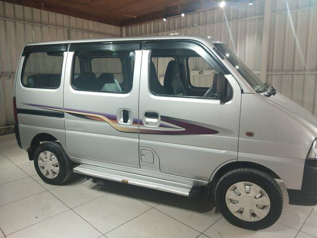 https://images10.gaadi.com/usedcar_image/3695326/original/processed_img2924976__used_car_2924976_1701328375.jpg?imwidth=6401