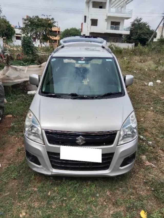https://images10.gaadi.com/usedcar_image/3695350/original/processed_6c9d691f-8999-47bd-bfb3-5b71d5f18626.jpg?imwidth=6400
