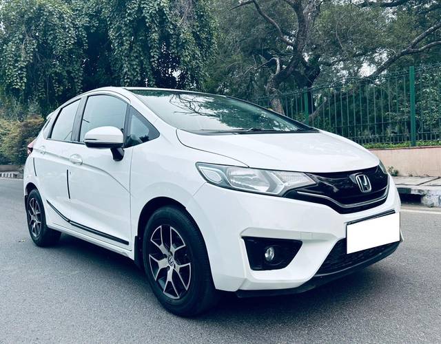 https://images10.gaadi.com/usedcar_image/3695398/original/processed_img2925012__used_car_2925012_1701431214.jpg?imwidth=6400