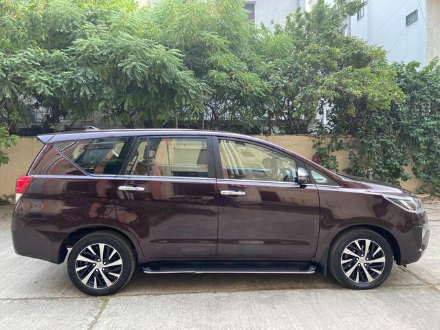https://images10.gaadi.com/usedcar_image/3695409/original/img2925021__used_car_2925021_1701328292.jpg?imwidth=6402