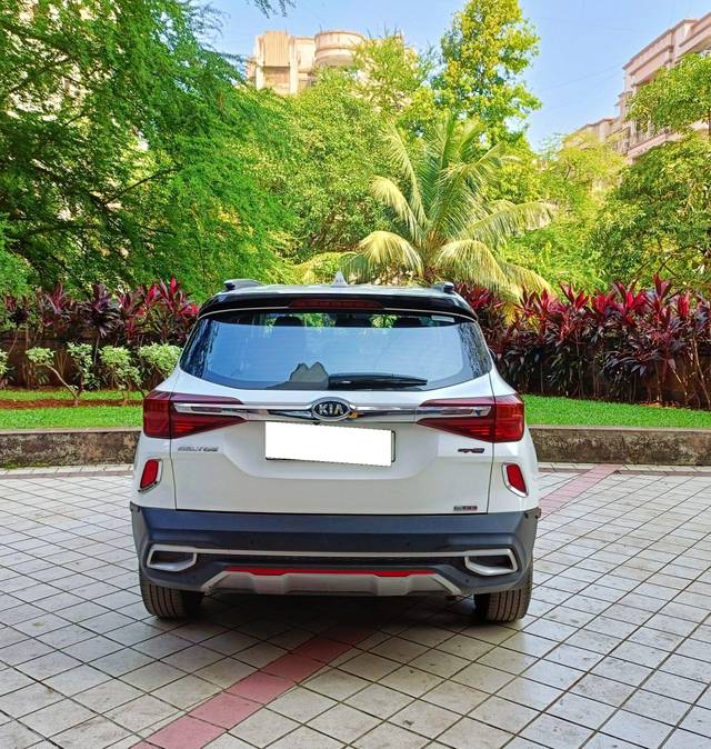 https://images10.gaadi.com/usedcar_image/3695433/original/processed_img2925036__used_car_2925036_1701328987.jpg?imwidth=6402