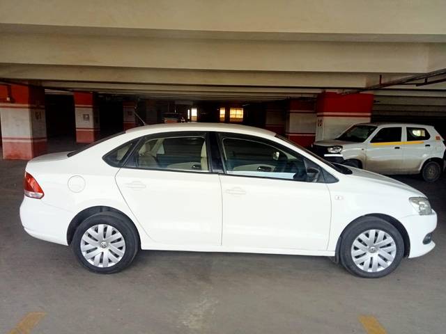 https://images10.gaadi.com/usedcar_image/3695435/original/processed_img2925038__used_car_2925038_1701414900.jpg?imwidth=6401