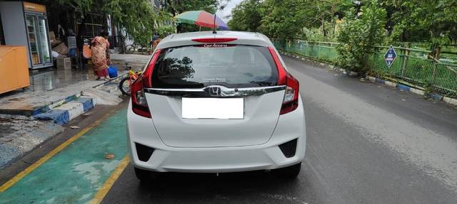 https://images10.gaadi.com/usedcar_image/3695476/original/processed_728fd708-676a-4ff7-a4e2-1b30b554ed12.jpeg?imwidth=6402